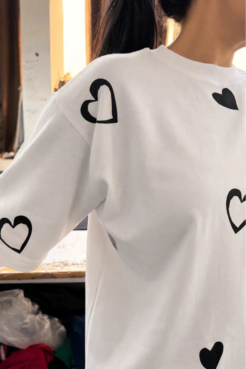 Bits & Pieces – Cute Heart Oversized Tee (White)