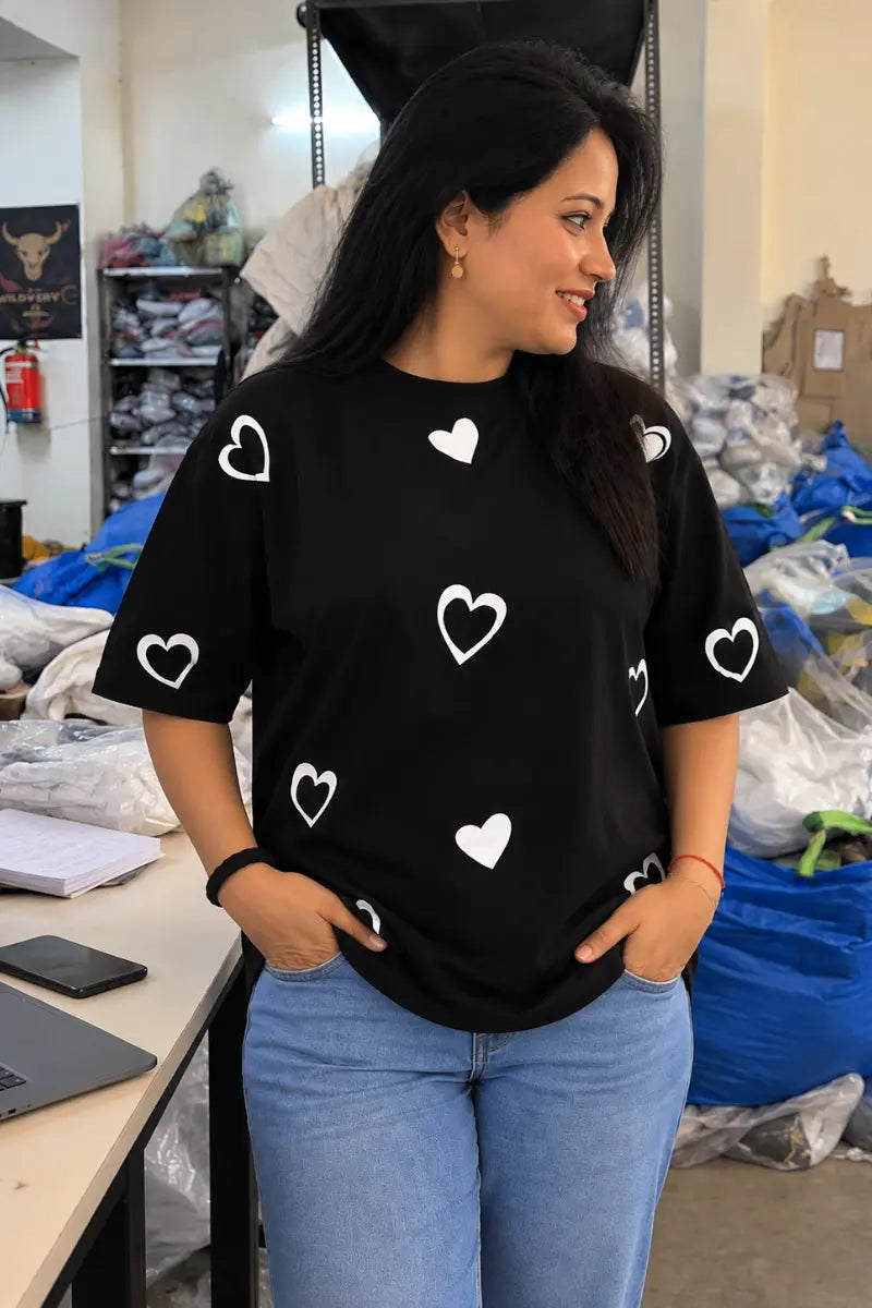 Bits & Pieces – Cute Heart Oversized Tee (Black)